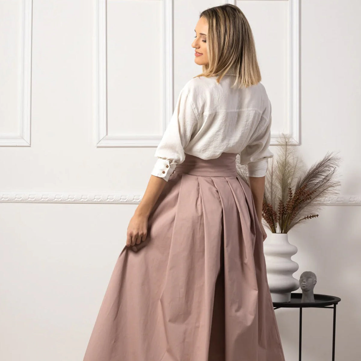 5 Ways To Style A Pleated Maxi Skirt For A Chic Look | NikkaPlace 5 Ways To Style A Pleated Maxi Skirt For A Chic Look | NikkaPlace