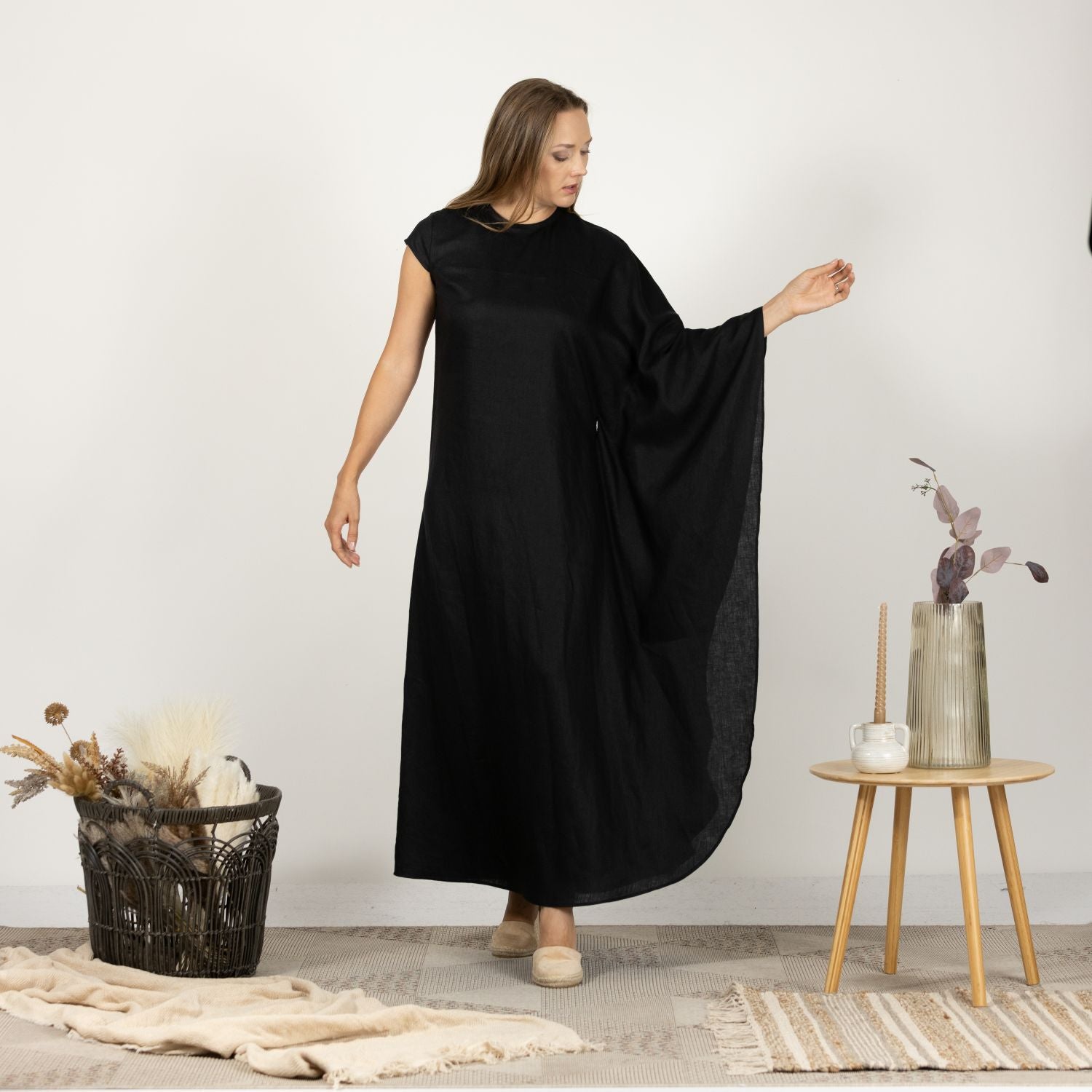 Extravagant Linen Dress with Batwing from NikkaPlace | Effortless fashion for easy living Extravagant Linen Dress with Batwing from NikkaPlace | Effortless fashion for easy living