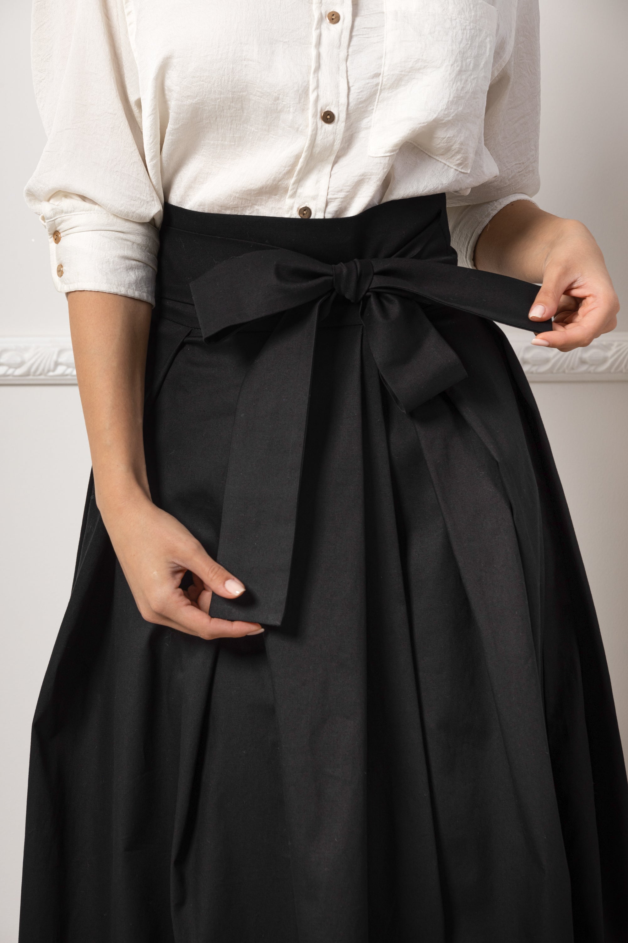 Elegant Black High Waist Pleated Maxi Skirt