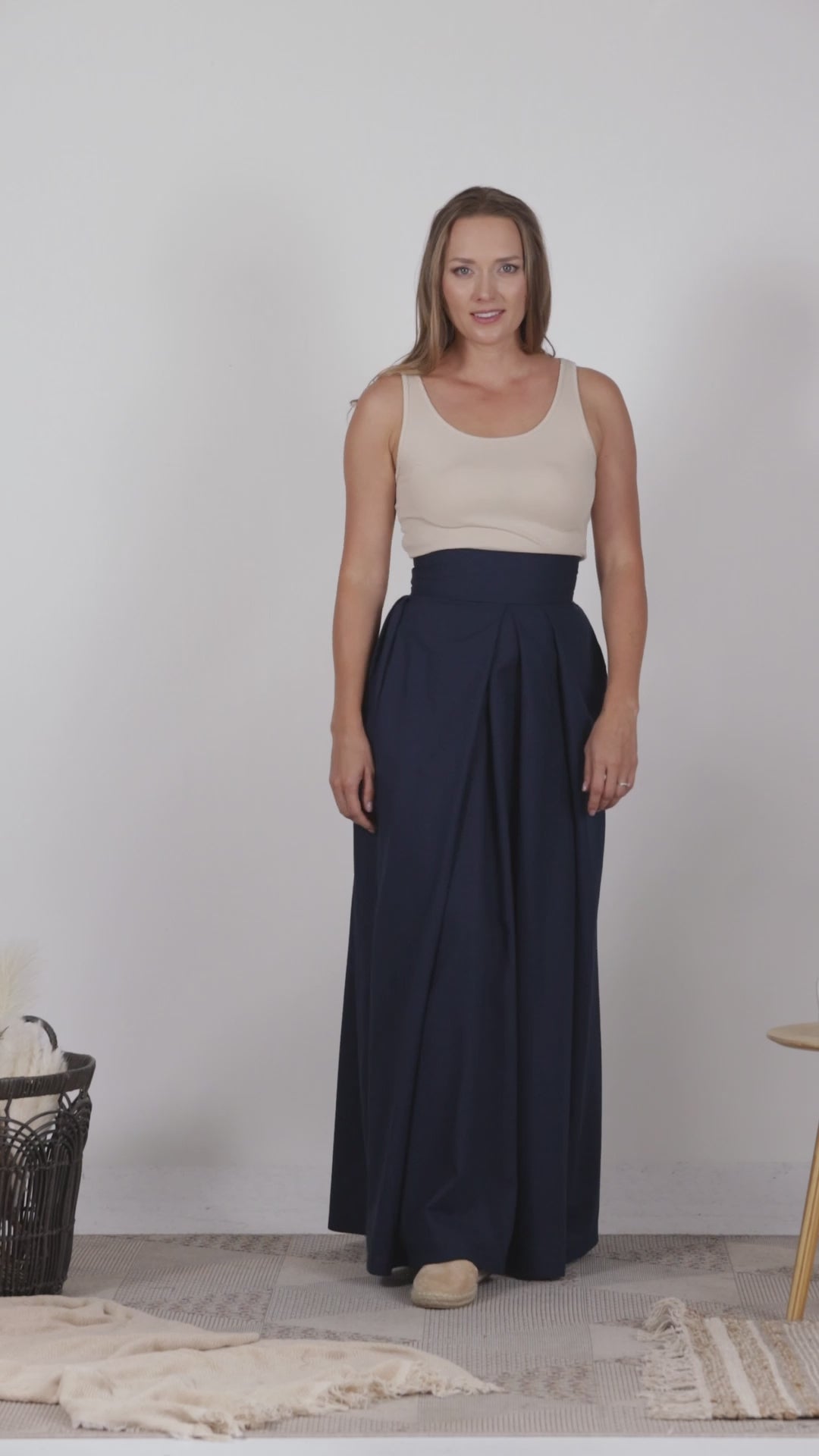 Complete design of Linen skirt with gathered waistband