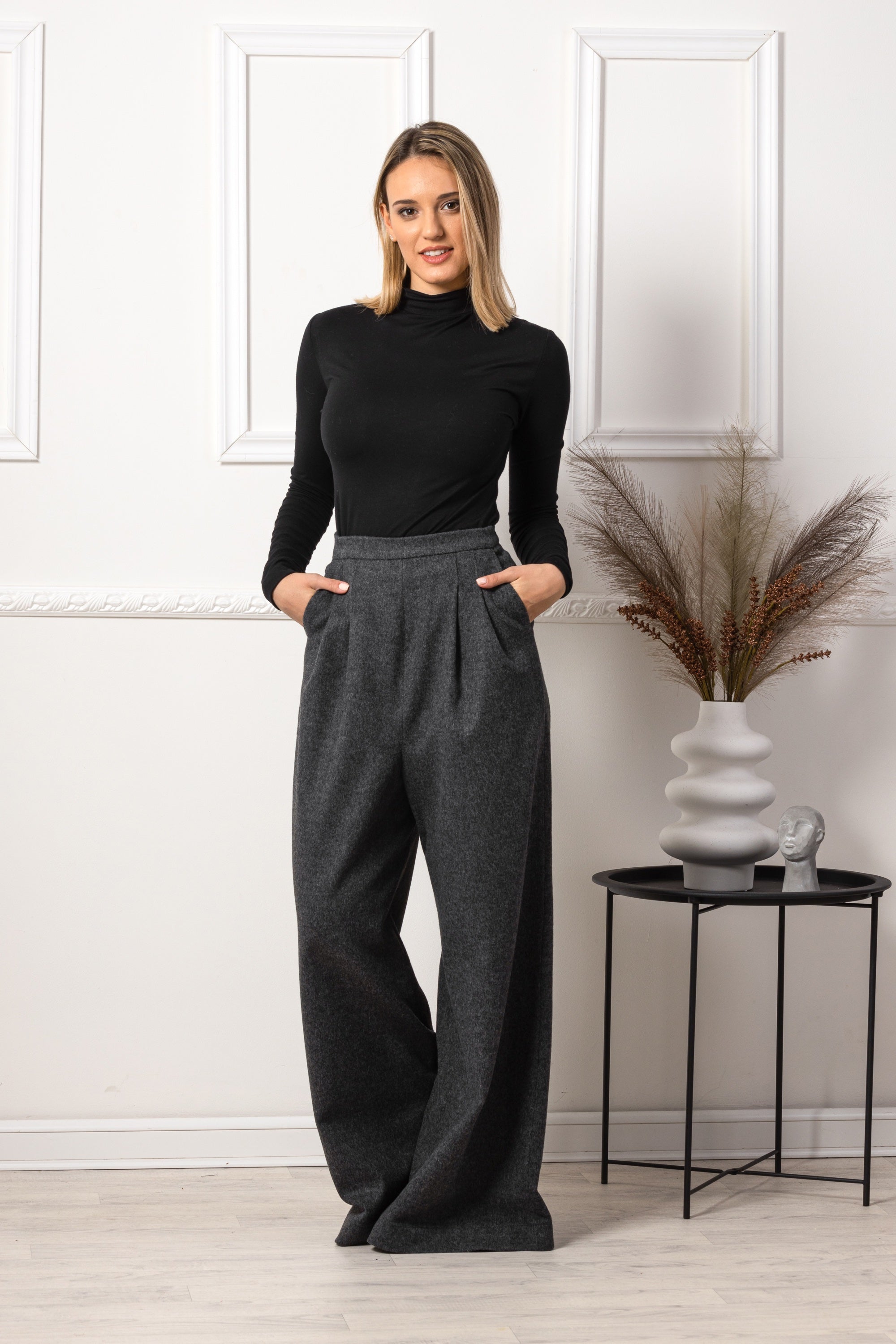 Timeless high waist wool trousers