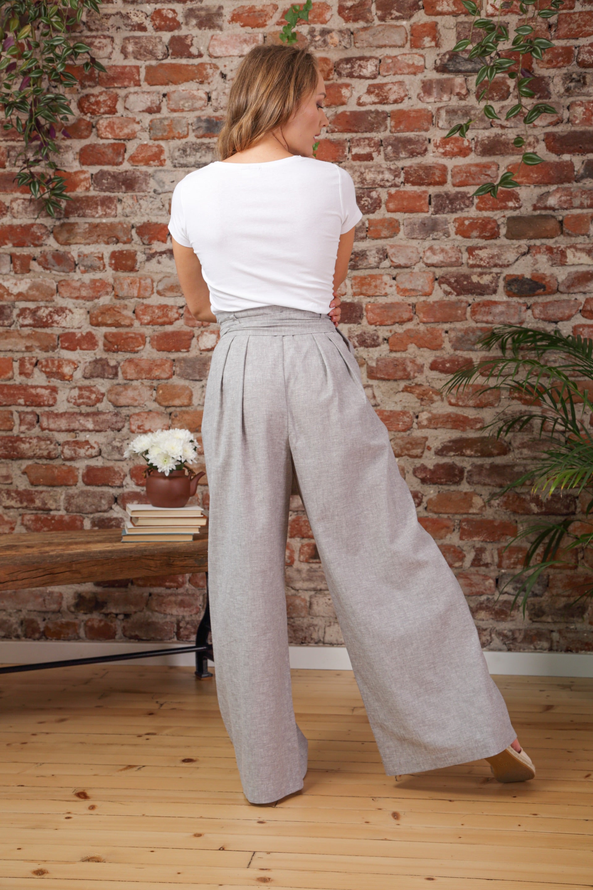 High waist and wide legs of Linen Palazzo Pants - from Nikka Place | Effortless fashion for easy living