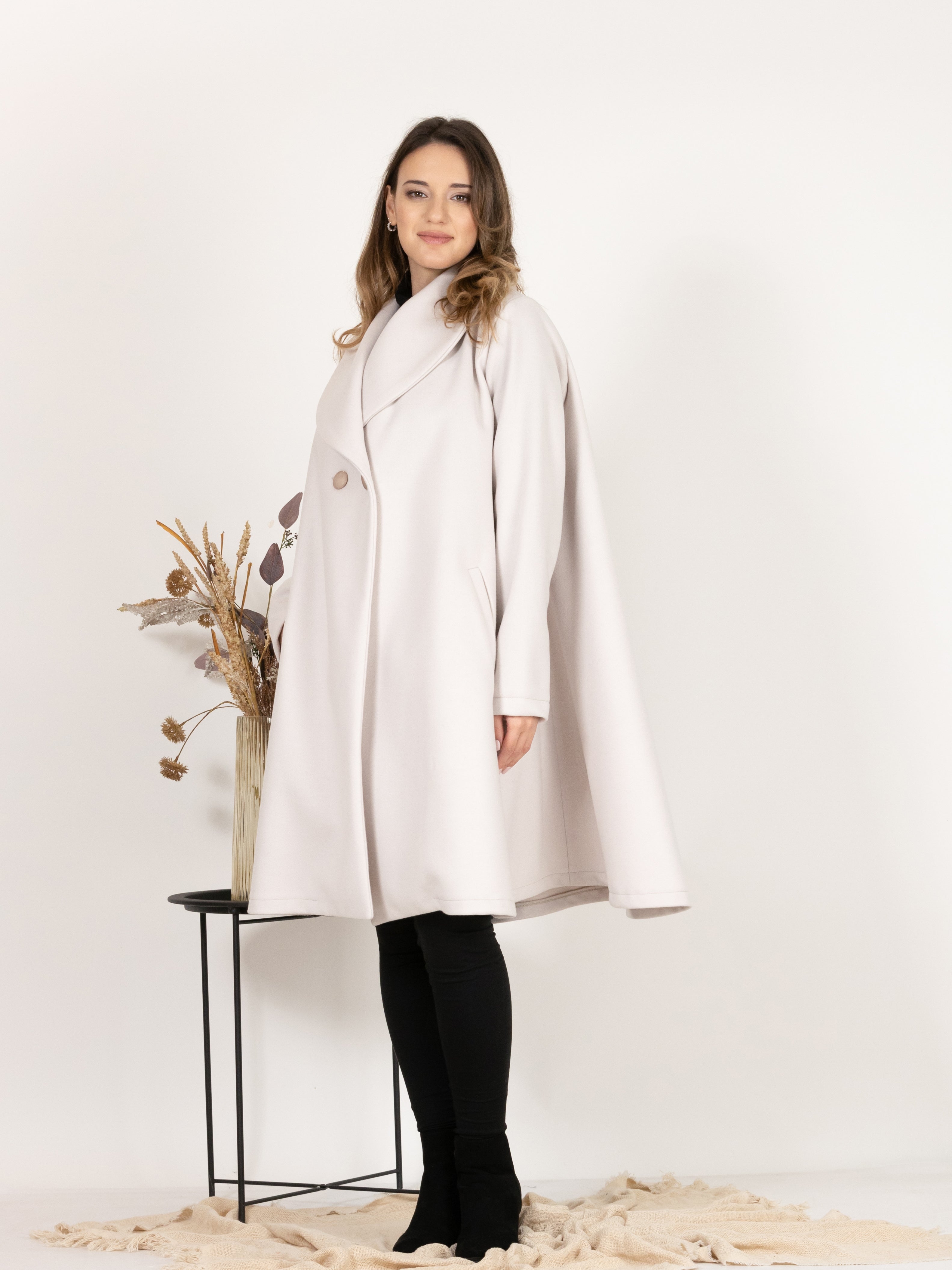 Elegant Wool Double Breasted Oversize Coat in Off White