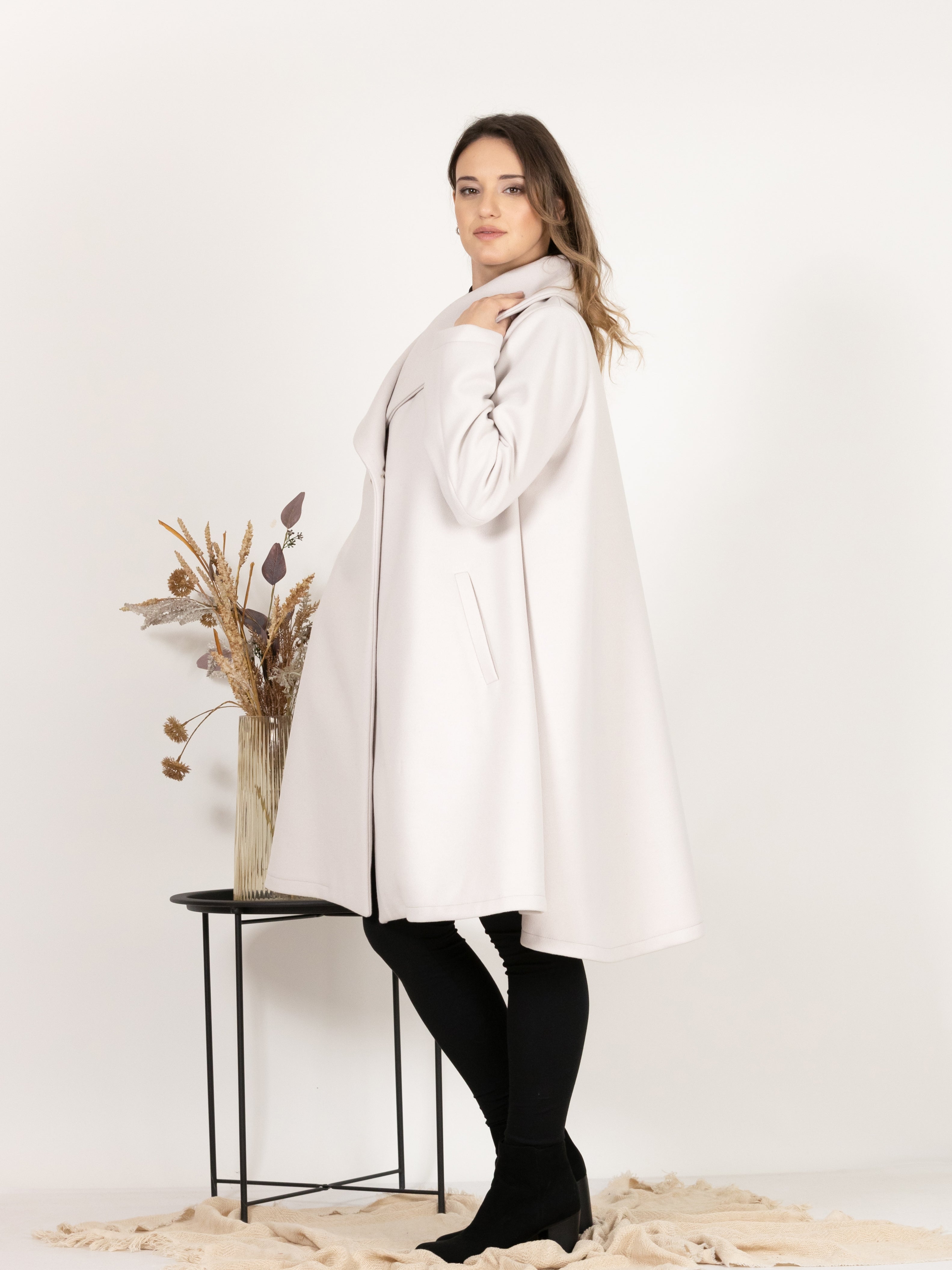 Elegant Wool Double Breasted Oversize Coat in Off White