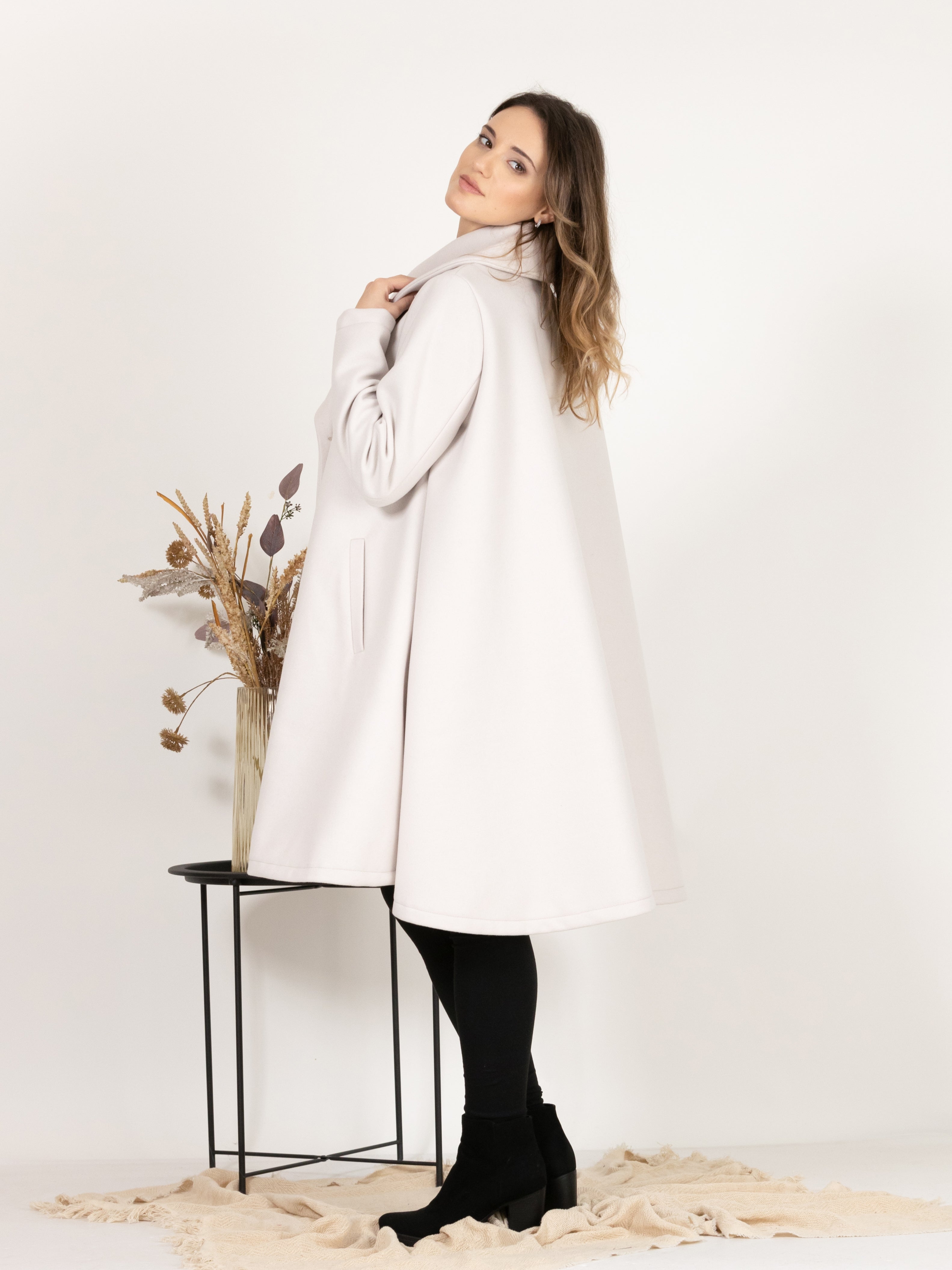 Elegant Wool Double Breasted Oversize Coat in Off White