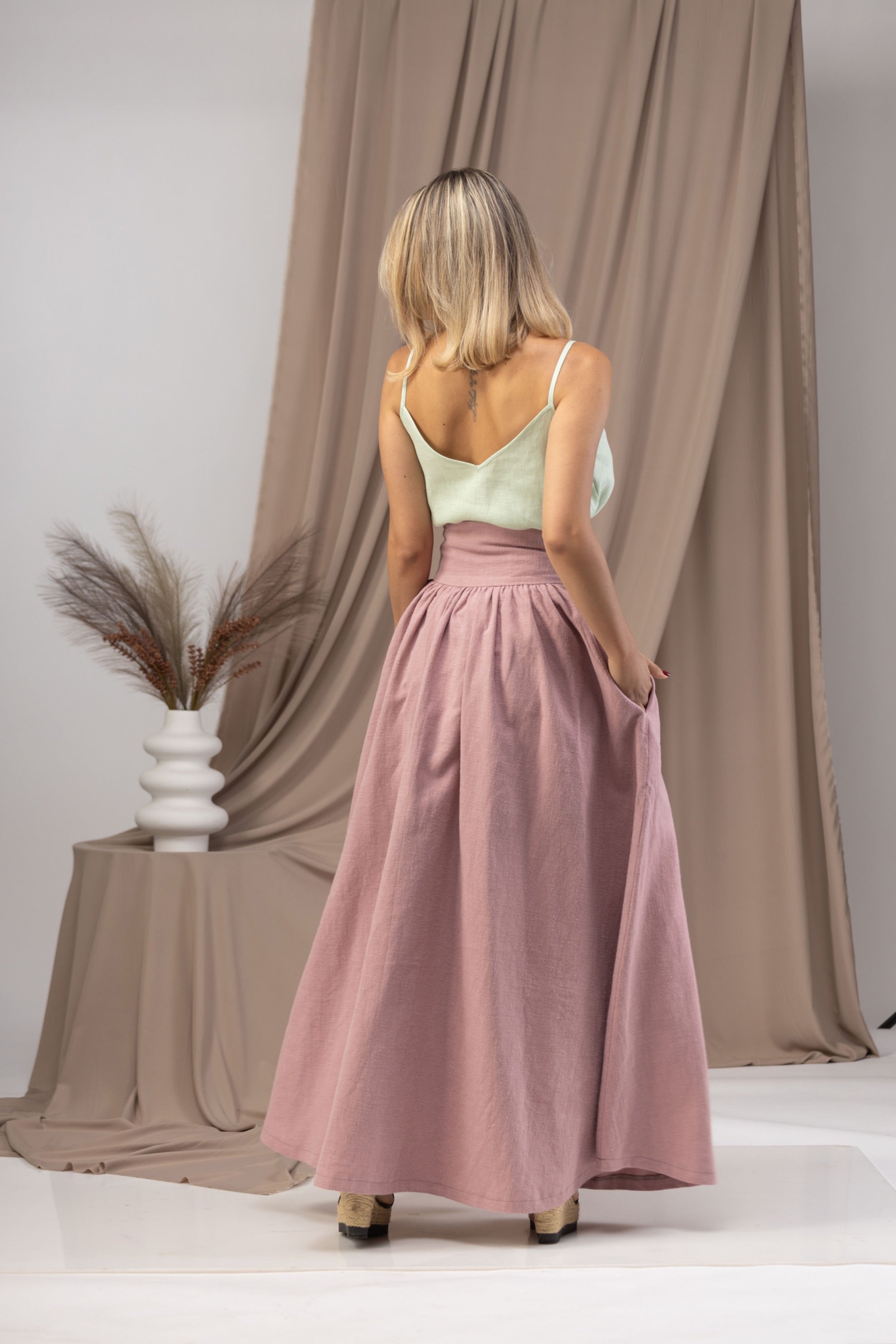 Linen Maxi Skirt with Pockets - High Waist and Comfortable - from NikkaPlace | Effortless fashion for easy living