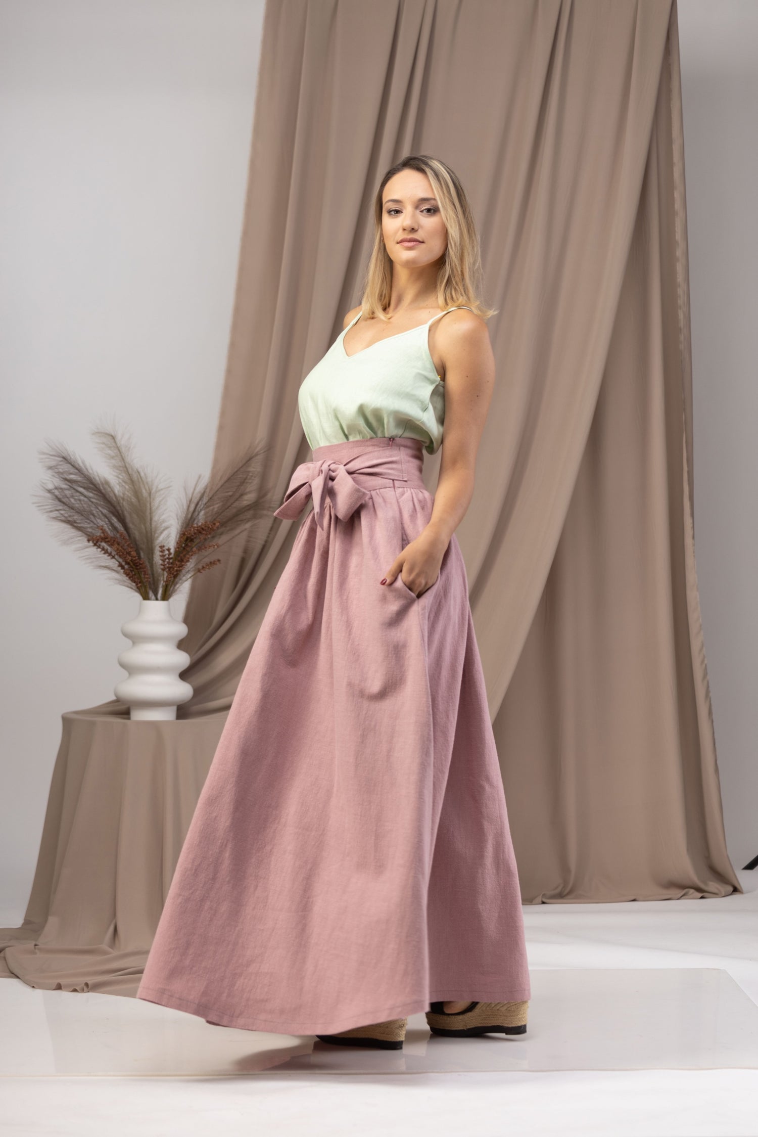 Maxi Skirt with Pockets - High Waist, Linen Material - from NikkaPlace | Effortless fashion for easy living