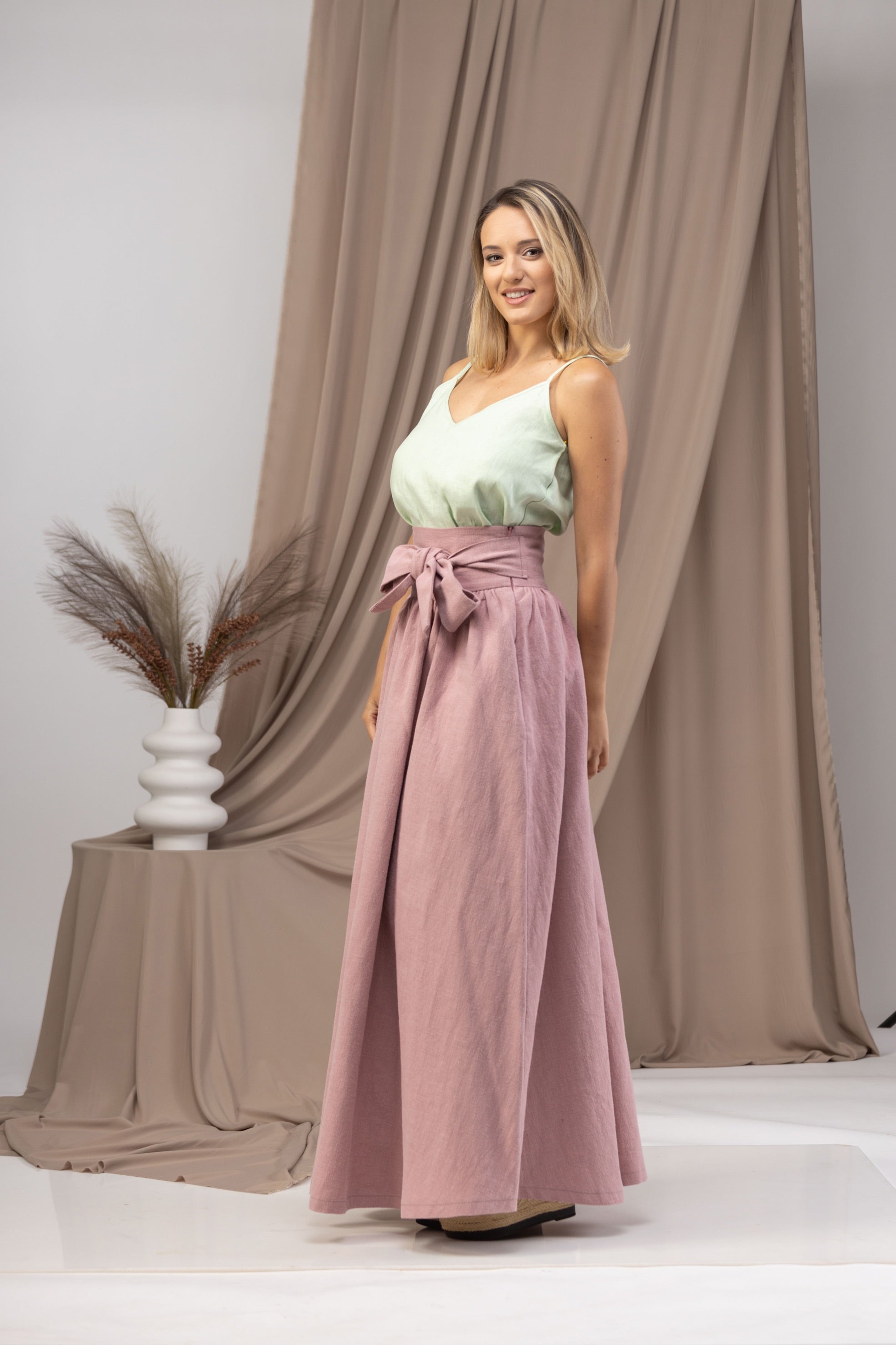 Linen High Waist Maxi Skirt - Pockets included for added convenience - from NikkaPlace | Effortless fashion for easy living