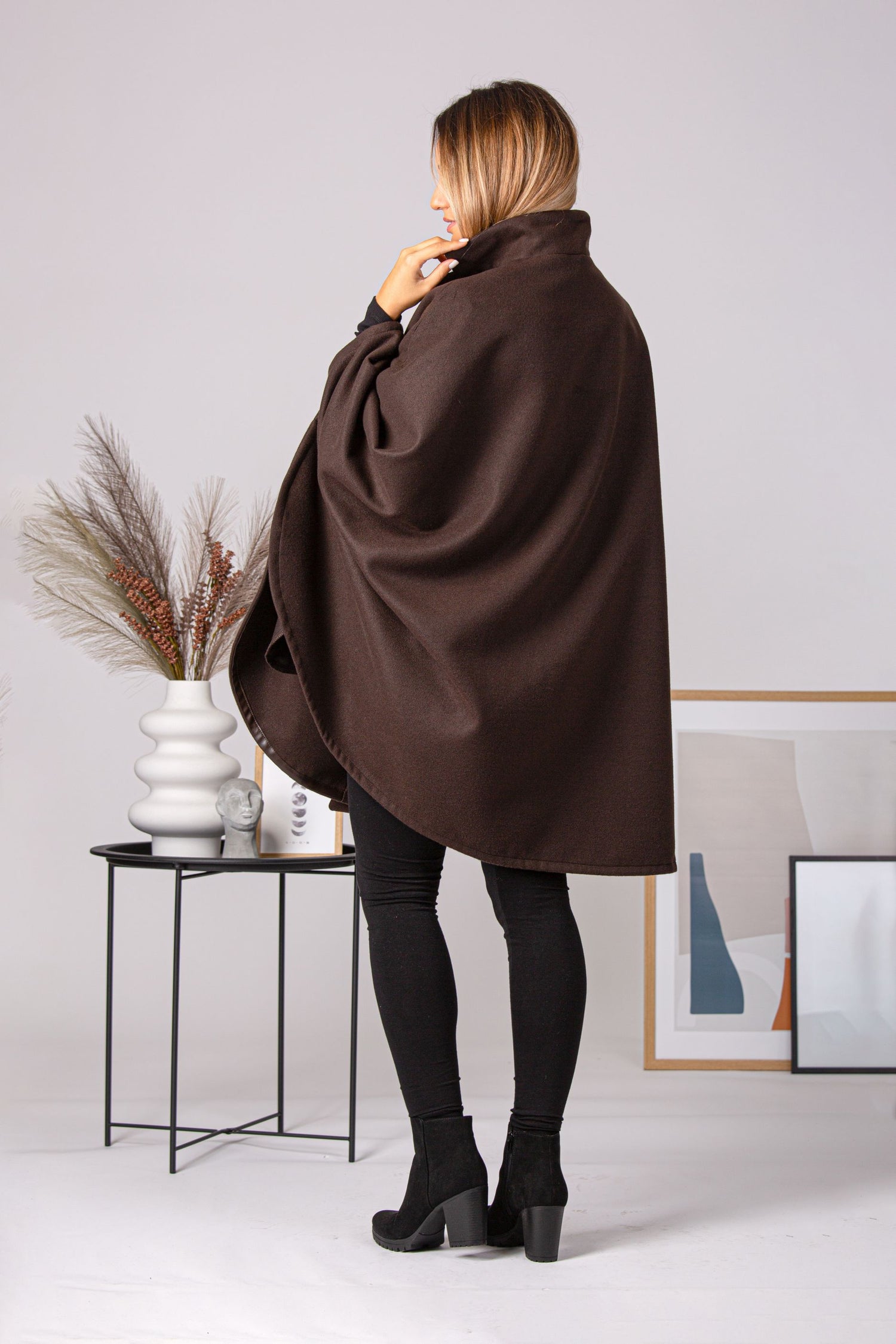 Front pockets of Brown Collared Loose Cape Coat - from Nikka Place | Effortless fashion for easy living