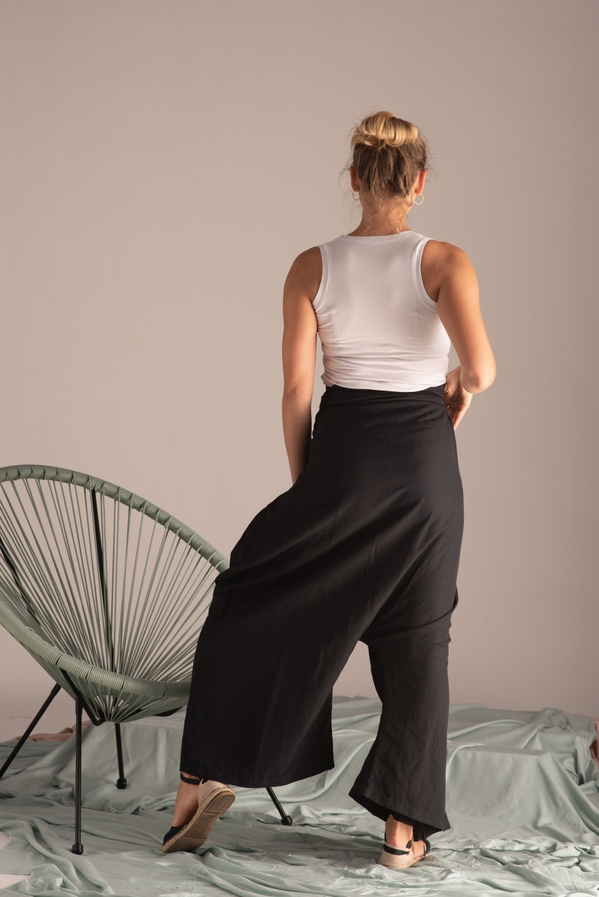 Relaxed fit linen pants - from NikkaPlace | Effortless fashion for easy living