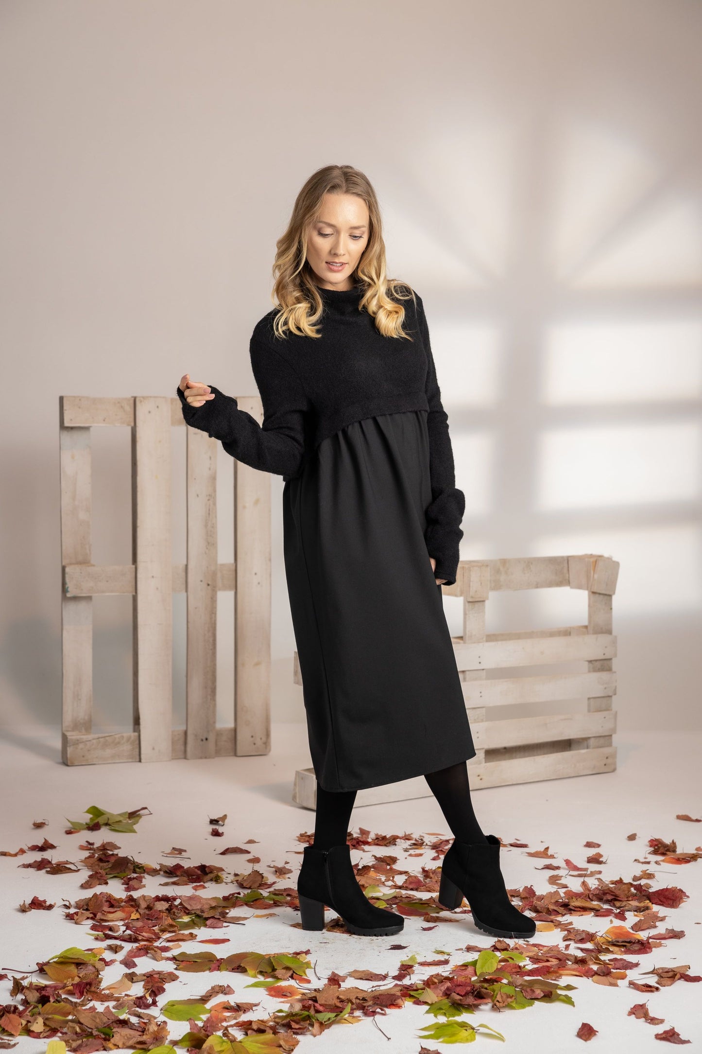 Feminine wool dress with fitted bodice - from NikkaPlace | Effortless fashion for easy living