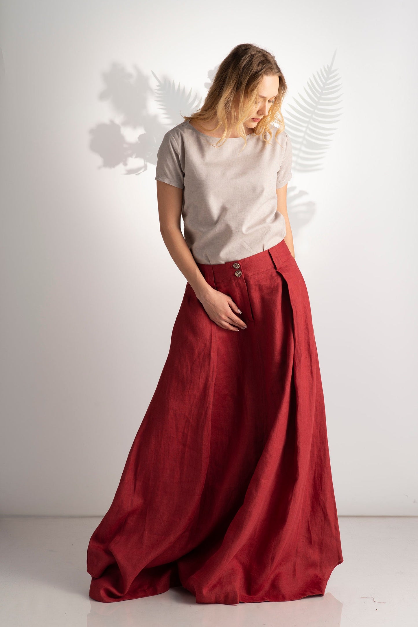 High waist linen skirt with front closure - from NikkaPlace | Effortless fashion for easy living