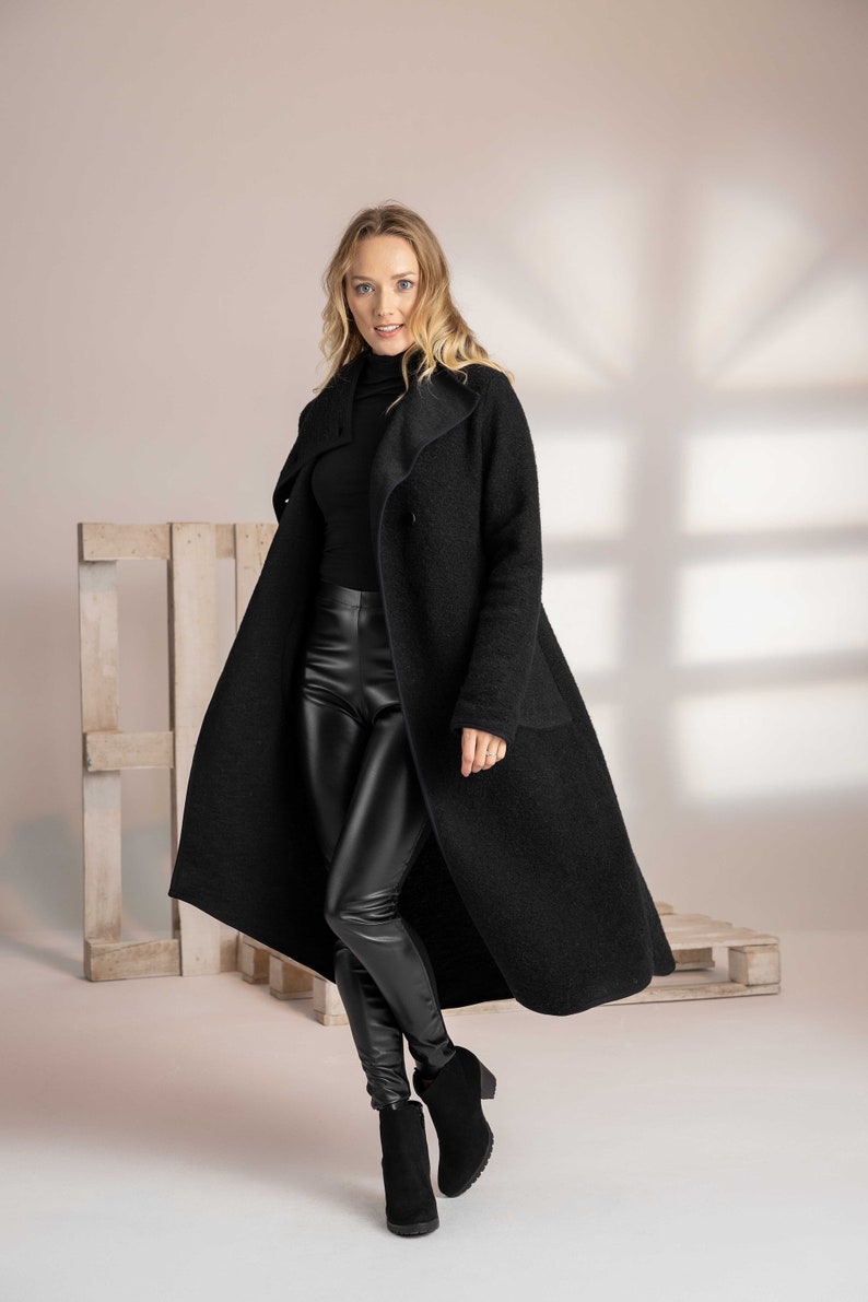 Elegant black boiled wool coat with pockets - from NikkaPlace | Effortless fashion for easy living