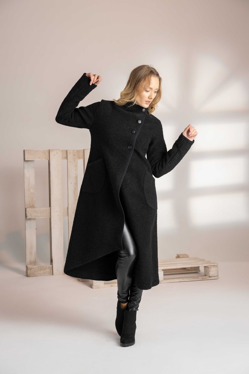 Warm and durable black boiled wool coat - from NikkaPlace | Effortless fashion for easy living