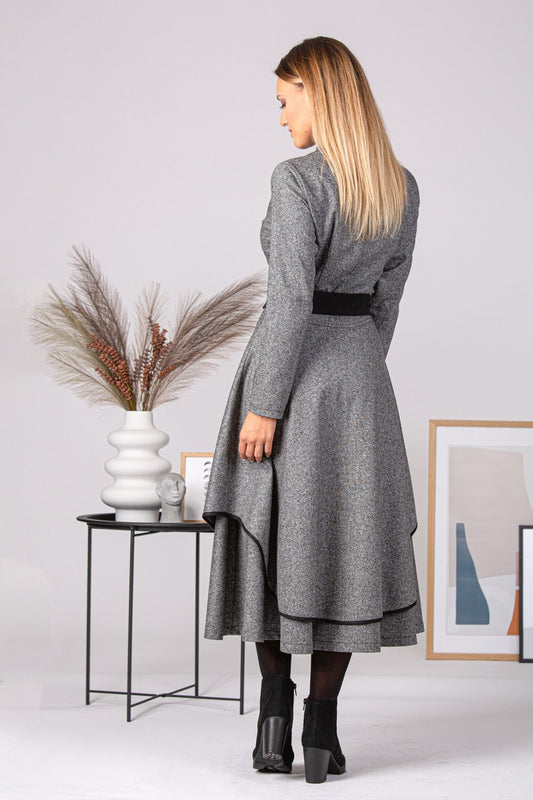Vintage-inspired wool dress with belt - from NikkaPlace | Effortless fashion for easy living